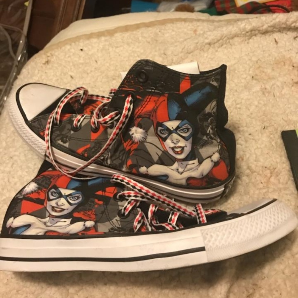 Harley quinn Converse